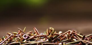 Czym wkręcać wkręty?