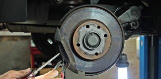 Jak poluzować szczęki hamulcowe?
